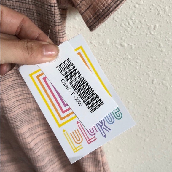 LulaRoe Classic T - Picture 4 of 4